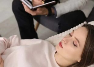 همه چیز در مورد هیپنوتیزم و هیپنوتیزم درمانی